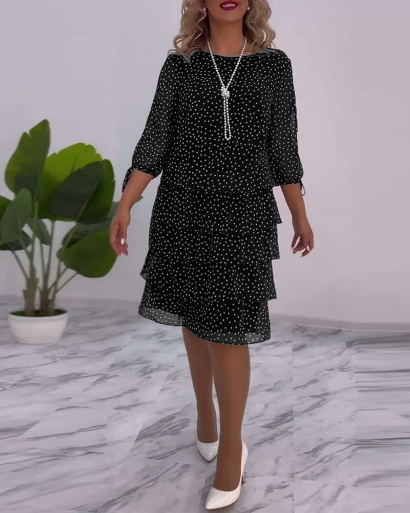 Karen™ I Elegant lagdelt kjole med prikker