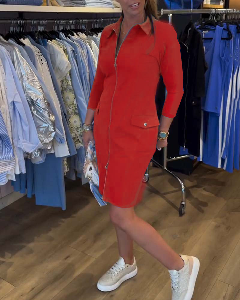 Einfarbiges Kleid mit Reißverschluss und langen Ärmeln