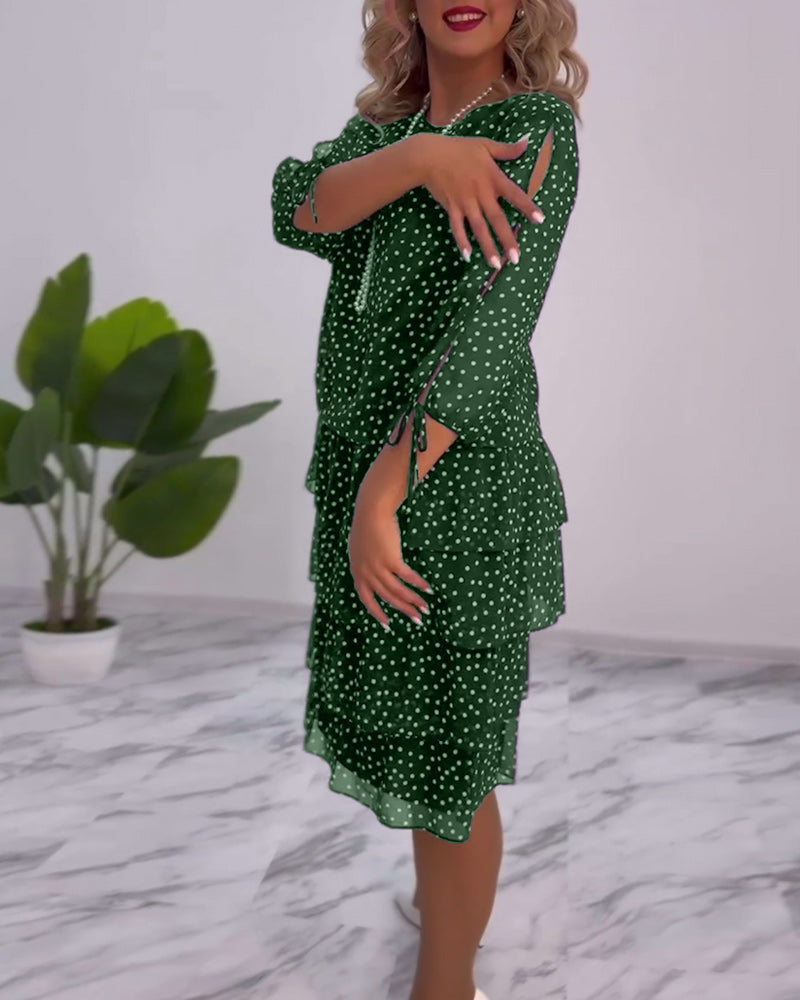 Karen™ I Elegant lagdelt kjole med prikker