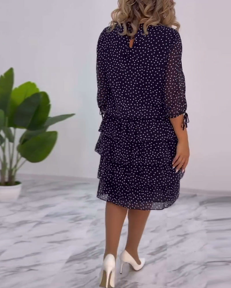 Karen™ I Elegant lagdelt kjole med prikker