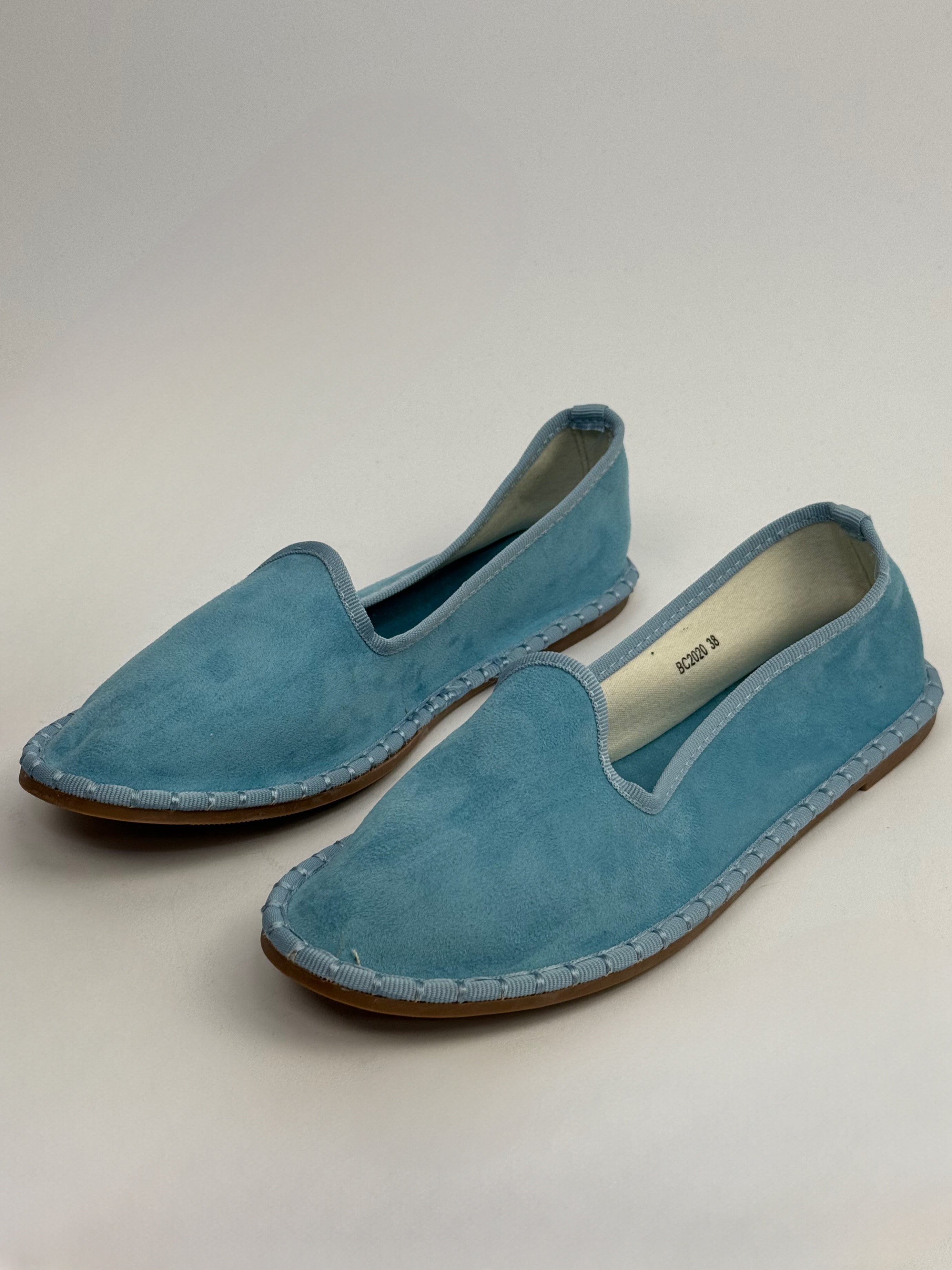 Samt-Sandalen für Frauen - zeitlose Hausschuhe