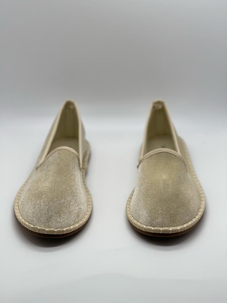 Samt-Sandalen für Frauen - zeitlose Hausschuhe