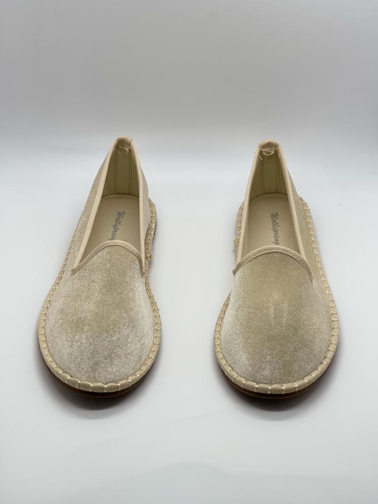 Samt-Sandalen für Frauen - zeitlose Hausschuhe
