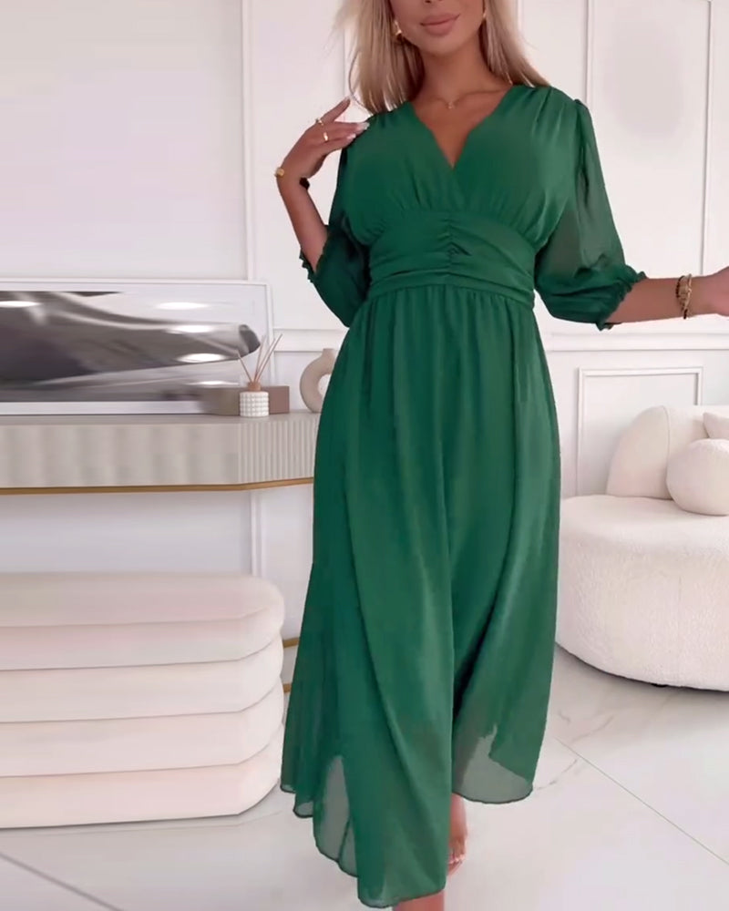 Claudia™ I Einfarbiges Taillenkleid mit V-Ausschnitt