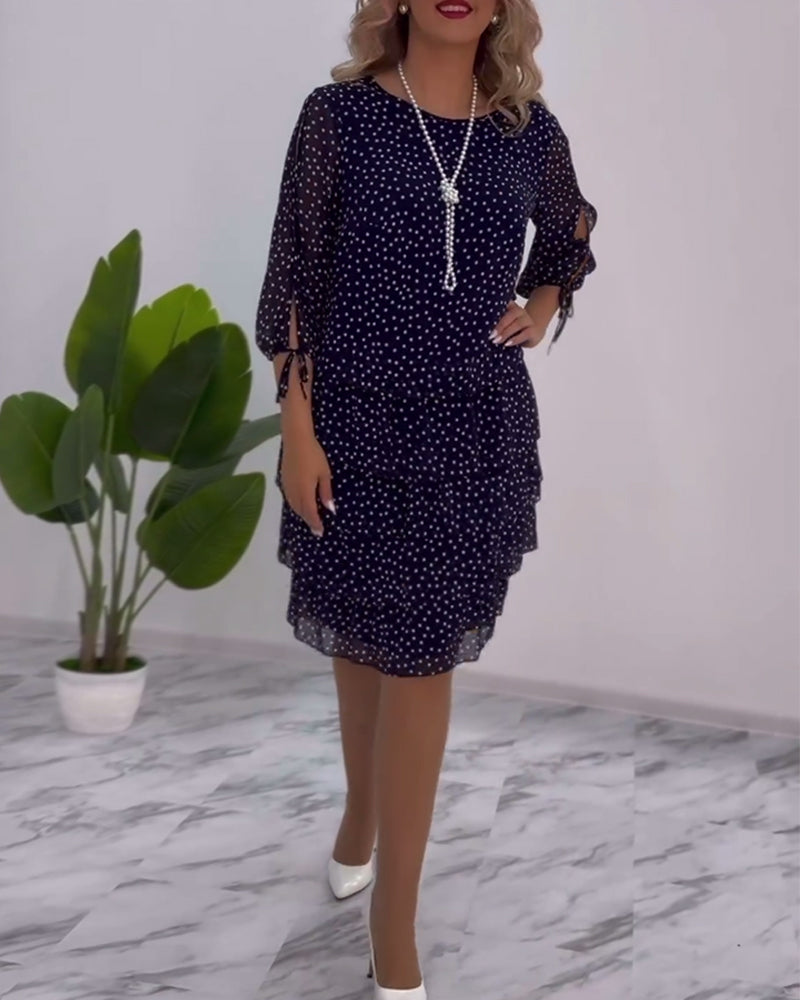 Karen™ I Elegant lagdelt kjole med prikker