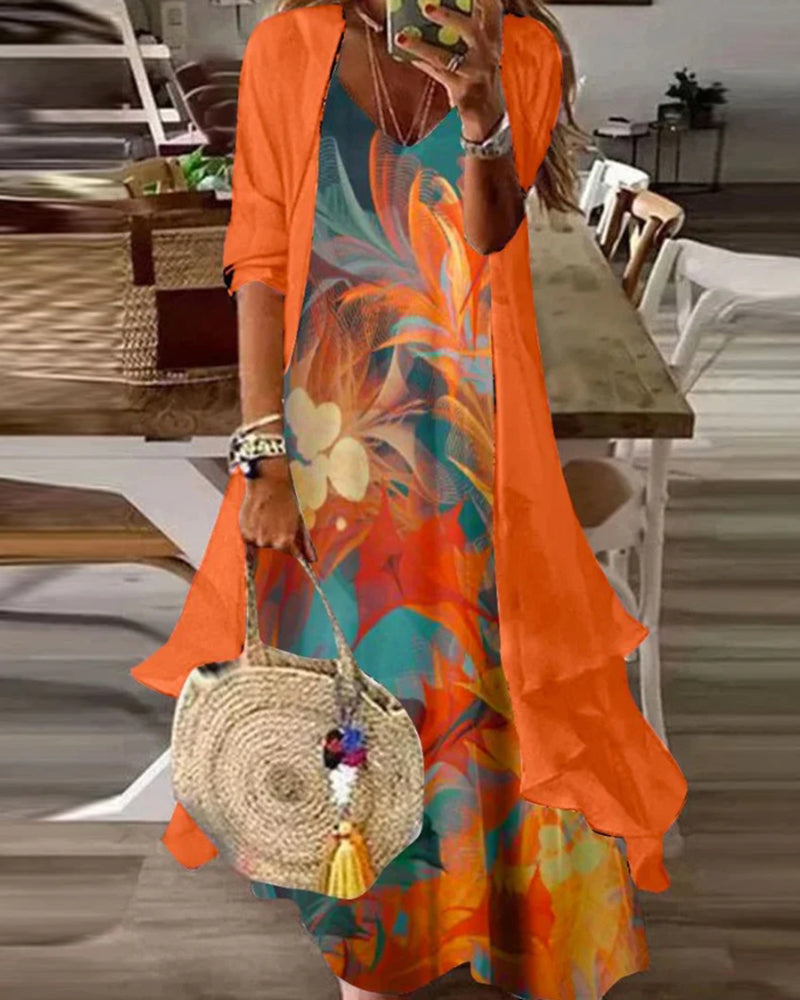 Zweiteiliges Set: Kleid mit Druck und Überwurf