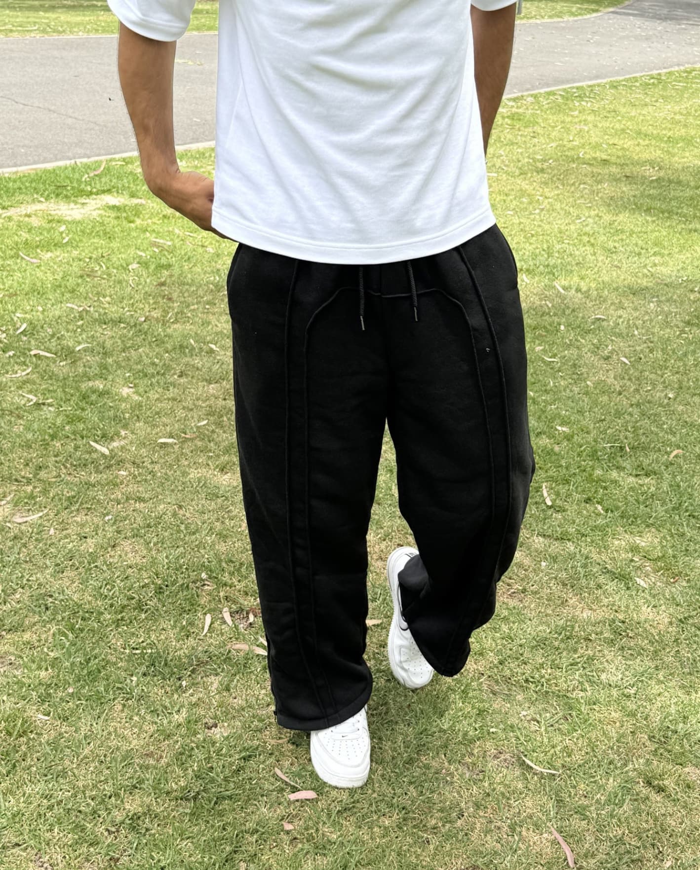 Nils | Vintage-Inspired Oversized Sweatpants with Splicing Detail