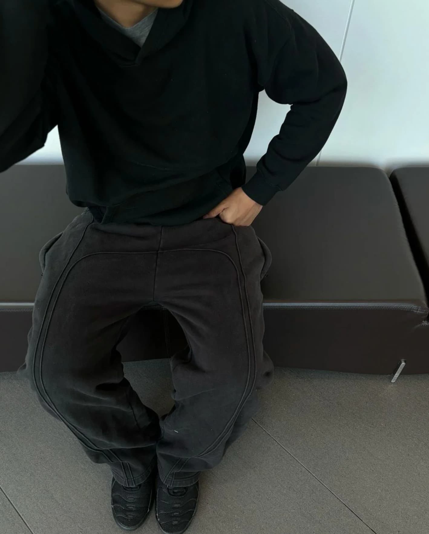 Nils | Vintage-Inspired Oversized Sweatpants with Splicing Detail