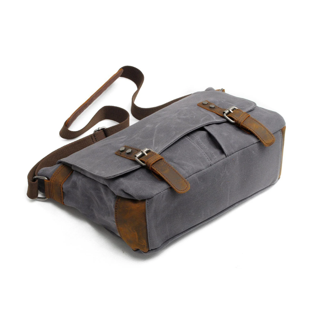 Oliver | Vintage Messenger Carry